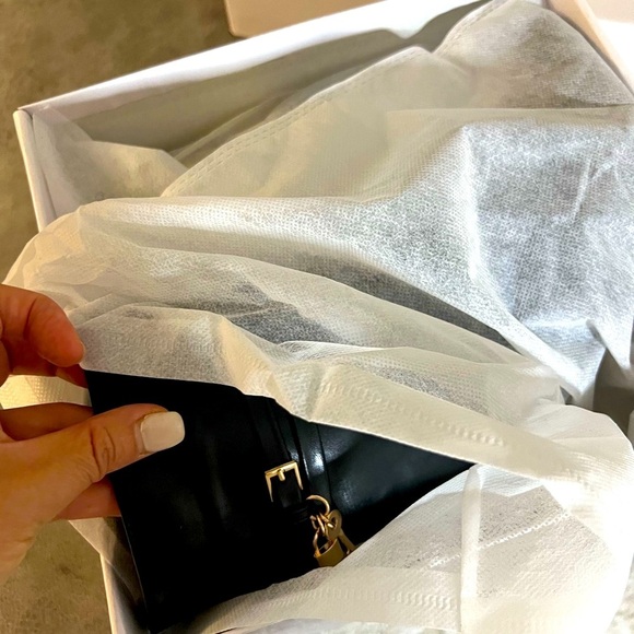 Elegant Black and Gold Heeled Boots with Pointed Toe - Picture 14 of 15